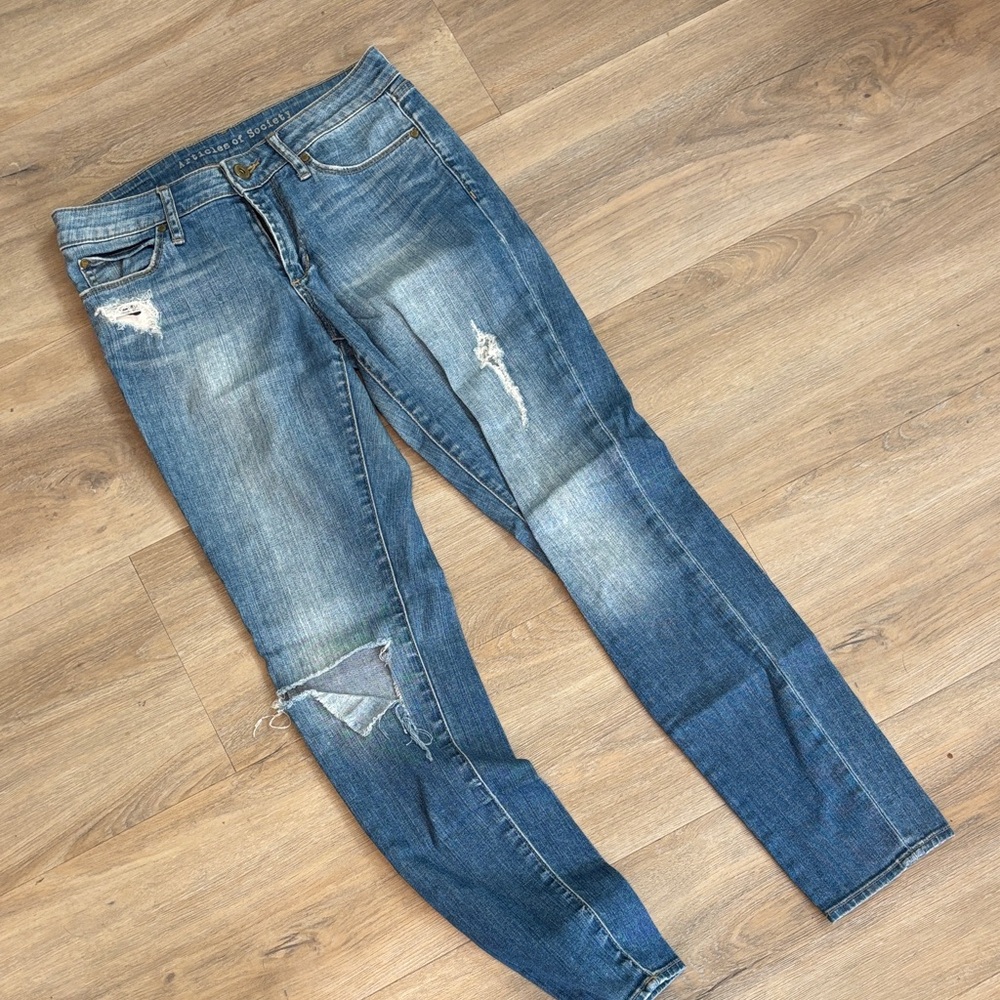 ARTICLES OF SOCIETY MEDIUM WASH DISTRESSED JEANS
